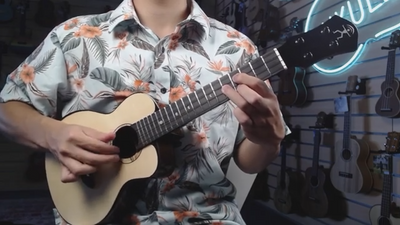 The Exquisite Craftsmanship of the aNueNue Moonbird Concert Ukulele UC200: A Review